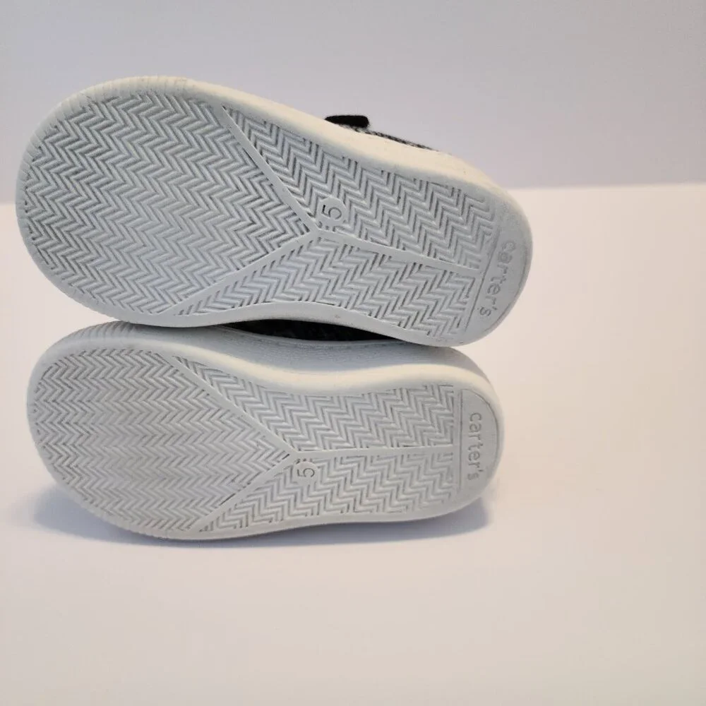 CARTER'S BOY'S ''GUSTAVE'' SLIP ON ONE STRAP CASUAL COMFY SNEAKER SZ 5 MEDIUM